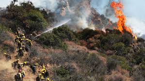 Local time, started at the base of palisades drive and spread over approximately 18 acres in just 15 minutes, patrick butler, an assistant chief with the fire department. Palisades Fire Los Angeles Brush Fire Threatens Upscale Homes