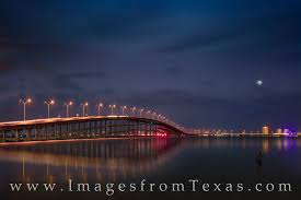 About 2,000 residents live on spi year round yet the island receives at least 1/2 million. South Padre Island Images And Prints Images From Texas