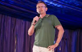 Popular writer and comedian sean lock, performing here in 2006, has died. Kinqcueotnnodm