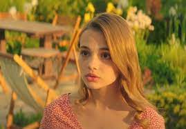 Известно, что у девушки есть старшие брат и сестра. Valya Karnaval Novaya Lyubov Egora Krida Foto Pesni I Tiktok