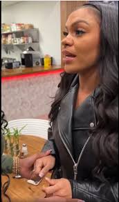 Criticism of Shayla's actions in Kountry Wayne's skits