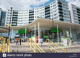You can see when nearest store is open and closed on weekdays and holidays. Asda Supermarkt Zentrum Der Blenheim Hounslow London Borough Of Hounslow Greater London England United Kingdom Stockfotografie Alamy