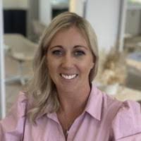 Melissa Gorham's Instagram, Twitter & Facebook