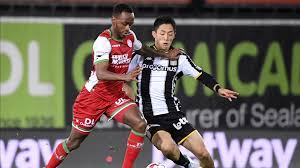 Le sportvereniging zulte waregem est un club de football belge, fondé en 1935 et basé à waregem.le sv zulte waregem est issu d'un rapprochement en 2001 entre les dirigeants de l'ancien k. Les Bulletins Des Zebres Face A Zulte Waregem La Solidite De Dessoleil Et La Lecture Du Jeu De Morioka N Ont Pas Suffi Le Soir Plus