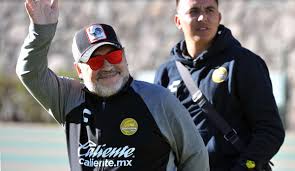 And then there is diego maradona, arguably the world's greatest ever footballer, but a man who transcended the sport to become something much more than a soccer star to millions around the world. Diego Maradona Drei Weitere Kinder Auf Kuba