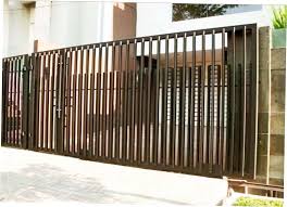 Seperti pagar minimalis di bawah ini, yang selain aman, juga punya nilai estetika. Pintu Pagar Minimalis Ndik Home