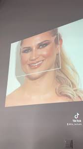 black or white? 🖤🤍 baby bump painting photo by @photosphaere_photography  hair + makeup + bodypainting by me @juliaegli_makeup #bodypaint  #bodypainting #bodypaintingartists #babybumpphotography #babybumppainting  #babybauch #babybauchshooting ...