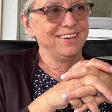 Who can repair a broken necklace chain in Plattsburgh?