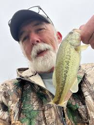 Morning Fishing in Fairfield with Wacky Rigging