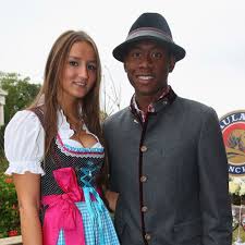 Die stolzen eltern veröffentlichten die bilder auf instagram. David Alaba Turtelt Mit Freundin Katja