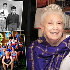 VIDEO: Woman Notices Bee Tangled in a Spider Web and Brings It to the  Closest Hive—What Happens Next Goes Viral