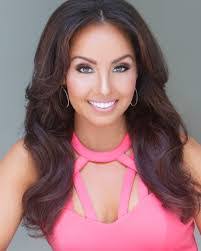 Nina Forest's Instagram, Twitter & Facebook