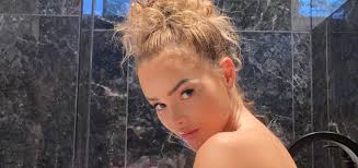 Sophie elise (født sofie steen isachsen 18. Sophie Elise Om Instagram Sletter Legger Jeg De Ut Med Mannlig Nippel