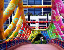 Alkaff Bridge Is The Most Distinctive And Colourful Bridge Across The Singapore River Singapore River Singapore World Of Color
