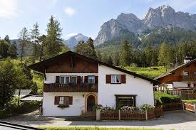 Gemeinde grainau am kurpark 1 82491 grainau +49 8821 9818 0 +49 8821 9818 30 gemeinde@grainau.de. Ferienwohnungen Und Zimmer In Garmisch Partenkirchen Gastehaus Kerschbaum