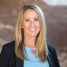 Shari Snyder's Instagram, Twitter & Facebook