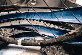 From the inside, the hole reducer doesn't really fit, however. How Do I Fix A Tubeless Puncture On The Trail And At Home Enduro Mountainbike Magazine