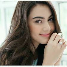 Siberia (2018) Sutradara: Matthew Ros Penulis: Stephen Ham, Scott B. Sm,  Bintang Film : Keanu Reeves , Aleks Paunovic , Pasha D. LychnikoffGenre :  Crime Romance Thriller Tanggal Rilis: 2018-05-17 Negara: USA