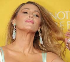 Caitlin Burt's Instagram, Twitter & Facebook