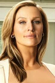 Natalie Engler in You