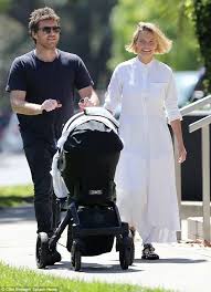Lara bingle steps out for the first time in public since giving birth. Sam Worthington And Lara Bingle Take Baby Rocket Zot Out For A Walk Sam Worthington Lara Worthington