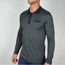 Au sein de notre catégorie vetement sport, trouvez et achetez un produit polo manche longue homme pas cher en quelques clics à peine. Polo Homme Manches Longues T Traxx Anthracite Gg Jeans