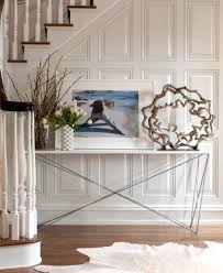 Browsing across a variety of decor options with beautiful hues of white, red, and pink makes it easy. A Calm Coastal Home With White And Grey Decor Coastal Decor Ideas Interior Design Diy Shopping