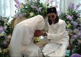 Zamani slam isteri juliana duet lagu saat bahagia di hari perkawinan 01 01 2020. Artis Malaysia Kahwin Rahsia Zamani Slam Kini Sah Facebook