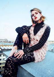 Finn de beste gratis arkivbildene om cool. Cool Blondes Madchen Machen Selfie Auf Dach Oben Lifestyle Menschen Konzept Moderne Echte Teenager Lizenzfreie Fotos Bilder Und Stock Fotografie Image 81055823