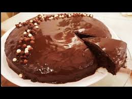 كيكة الشوكولا مسقية بالكراميل بمقادير بسيطة سهلة التحضير Youtube In 2020 Food Desserts Pudding