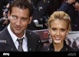 Actors clive owen hi-res stock photography and images