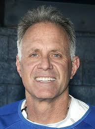 Quilling inherits young softball group