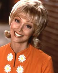 Happy birthday to Shelley Long! 🎞 The Brady Bunch Movie (1995) ✒ Terry  Turner, Bonnie Turner, Rick Copp, Laurice Elehwany 🎬 Betty Thomas 🎥  Jennifer Elise Cox, RuPaul, Shelley Long, Gary Cole,