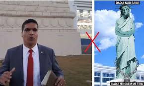 As réplicas das estátuas da havan já causaram várias polêmicas. Daciolo Mao De Deus Tirou Tocha De Estatua Da Liberdade No Parana