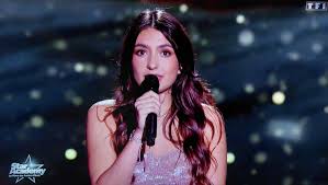 Star Academy » : coup de théâtre, Ema abandonne et sauve Léane - Le Parisien