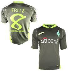 It has a white collar and features very subtle pinstriping on the body. Kappa Sv Werder Bremen Jersey 8 Clemens Fritz Event 2007 08 Away 3rd Men S S M L Xl Xxl Football Shirt Buy Order Cheap Online Shop Spieler Trikot De Retro Vintage Old Football Shirts Jersey