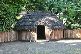 Rumah adat papua memiliki keunikan tersendiri yang didukung dengan arsitektur yang menakjubkan. Rumah Adat Papua Jenis Arsitektur Keunikan Guratgarut Com