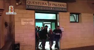 Giorgio famoso | palermo, sicilia, italia | responsabile linea small business/sostituto titolare filiale hub di palermo presso banca monte dei paschi di siena | 79 collegamenti | visualizza il profilo completo di giorgio su linkedin e collegati Arrestati Gli Autori Di Una Rapina Alla Banca Monte Paschi Di Ficarazzi Foto
