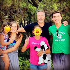 Estudou estilismo industrial e ciências… Pedro Miguel Ramos Mostra Se Com Os Filhos Apos Recado De Fernanda Serrano Sobre Responsabilidades Parentais A Ferver Vidas