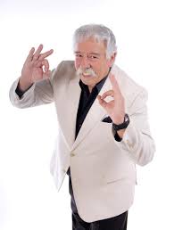 Can turn on a dime with the ball. Ivan Arenas Detras De Un Hueon Siempre Hay Uno Mas Hueon Fundacion Cultural De Providencia