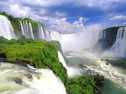Sie grenzt im westen an chile, im norden an bolivien und paraguay, im nordosten an brasilien und uruguay und wird im osten durch den atlantischen ozean begrenzt. Rundreise Argentinien Von Iguazu Uber Buenos Aires Bis Feuerland