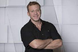 Sérgio francisco hondjakoff mendonça is a brazilian american actor and singer. F5 Televisao Sergio Hondjakoff Diz Que Se Arrepende De Ter Pedido Para Deixar Malhacao 05 07 2020