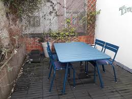 leuke stadtuin in gent met fermob luxembourg in acapulco blauw 2019 bij www thooft com acapulco