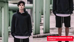 Trend fashion 2020 untuk para wanita selanjutnya yang akan membuat penampilanmu semakin stunning adalah trend busana half and half. Jenis Style Hoodie Yang Keren Fashion Entertainment