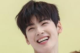 Eunwoo is the vocalist, visual, and face of the boy group astro. 10 Potret Menggemaskan Eye Smile Cha Eun Woo Astro Awas Kepincut