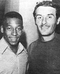 𝐏𝐞𝐧𝐭𝐫𝐮 𝐟𝐚𝐢𝐦𝐚 𝐥𝐮𝐢 𝐃𝐚𝐧 𝐂𝐨𝐞! Pe 8 septembrie 1941 se  năștea Dan Coe, legendarul fundaș al Rapidului. 🇱🇻 “Ministrul Apărării” a  început fotbalul în Giulești la 10 ani. 🇱🇻 A îmbrăcat tricoul