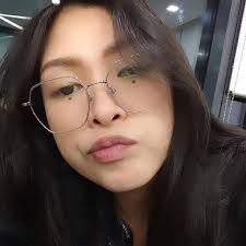 Unpopular opinion time: A book you DNF'd that everyone else seems to love?  I wish I had DNF'd Onyx Storm 😅