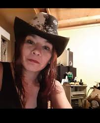 Please share this post! Flor Robles is the mother of my nephews and she is  missing. Please keep an eye out for her. She left her children with her  mother to go