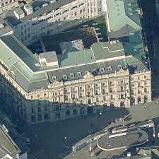 Die credit suisse mit hauptsitz in zürich ist in über 50 ländern tätig und beschäftigt etwa 45'680 mitarbeitende. Credit Suisse Headquarters In Zurich Switzerland Google Maps