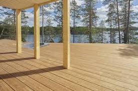 Les lames de terrasse itauba sont continuellement stockées chez nous, en lames lisses de section 20×140. Terrassendielen Holz Voss De